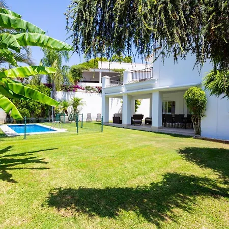 Villa In The Center Next To The Sea