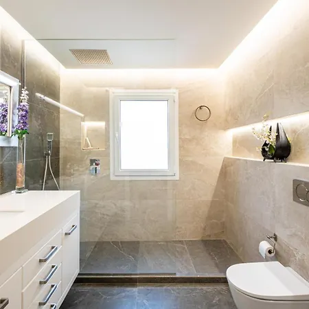 In The Center Next To The Sea Villa Marbella