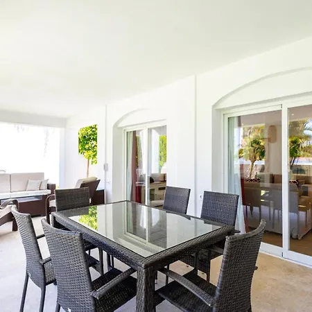 In The Center Next To The Sea Villa *